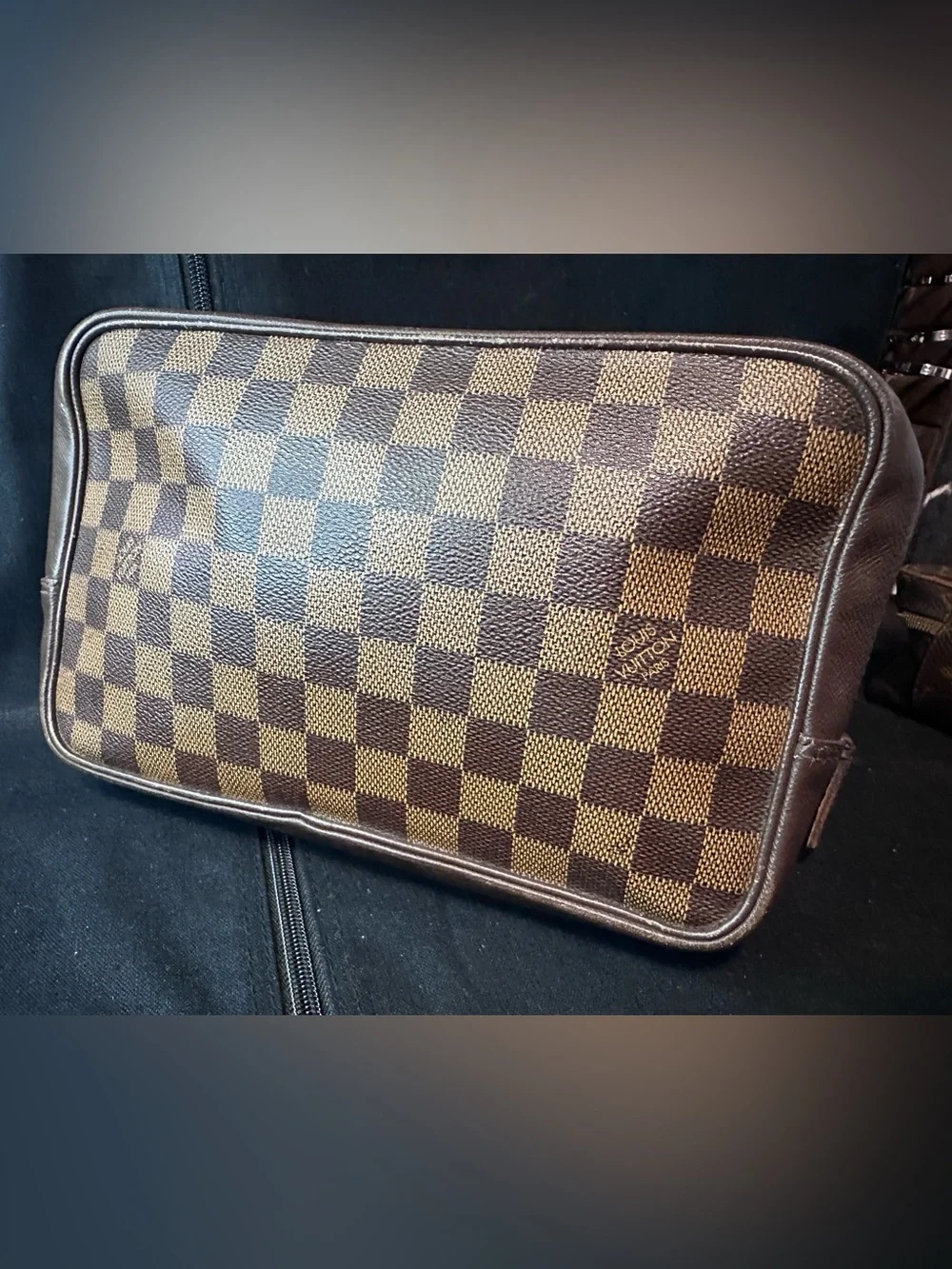 Louis Vuitton Trousse Toilette 25